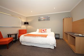 The Edgewater Bed & Breakfast - Accommodation in Surfers Paradise 11