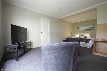 The Edgewater Bed & Breakfast - Accommodation in Surfers Paradise 27