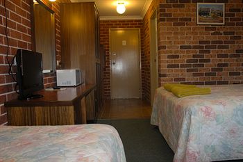 Colonial Motor Inn Lithgow - Accommodation in Surfers Paradise 9