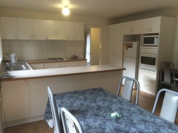Australian Home Away Ringwood @ Bardia - Accommodation in Surfers Paradise 14