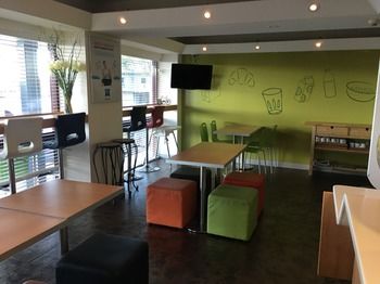 Ibis Budget Campbelltown - Accommodation in Surfers Paradise 3