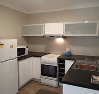 Dungowan Waterfront Apartments - Accommodation in Surfers Paradise