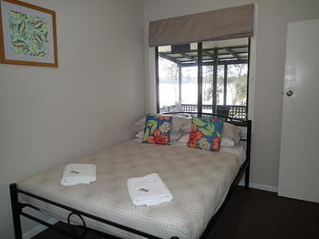 Dungowan Waterfront Apartments - Accommodation in Surfers Paradise 11