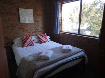 Dungowan Waterfront Apartments - Accommodation in Surfers Paradise 13