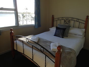 Dungowan Waterfront Apartments - Accommodation in Surfers Paradise 32