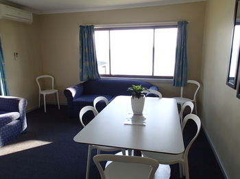 Dungowan Waterfront Apartments - Accommodation in Surfers Paradise 35