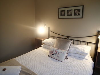 Dungowan Waterfront Apartments - Accommodation in Surfers Paradise 57