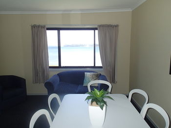 Dungowan Waterfront Apartments - Accommodation in Surfers Paradise 183