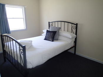 Dungowan Waterfront Apartments - Accommodation in Surfers Paradise 186