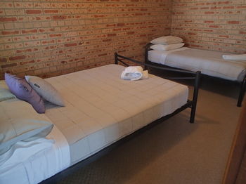 Dungowan Waterfront Apartments - Accommodation in Surfers Paradise 191