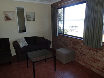 Dungowan Waterfront Apartments - Accommodation in Surfers Paradise 192