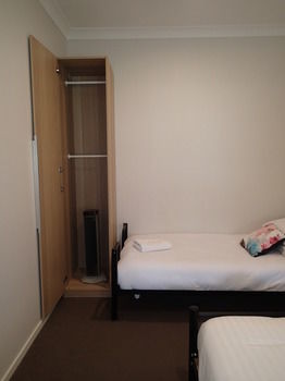 Dungowan Waterfront Apartments - Accommodation in Surfers Paradise 224