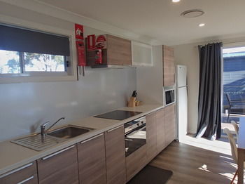 Dungowan Waterfront Apartments - Accommodation in Surfers Paradise 236
