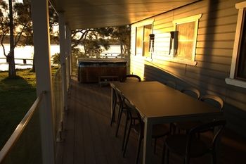 Dungowan Waterfront Apartments - Accommodation in Surfers Paradise 252