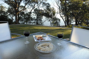 By The Beach B&B And Apartments - Accommodation in Surfers Paradise 12