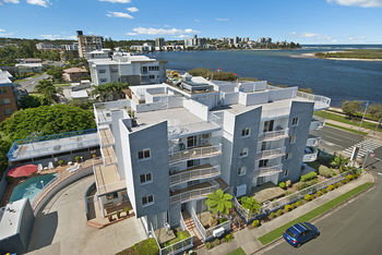 Sandy Shores Luxury Holiday Units - Accommodation in Surfers Paradise 1