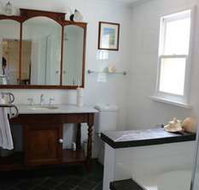 Maison de May Boutique Bed ampbreakfast - Accommodation in Surfers Paradise