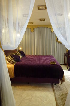 The Retreat At Froog-Moore Park - Accommodation in Surfers Paradise 12