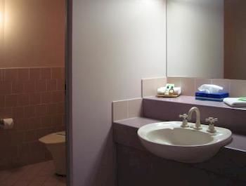 Tamwell Motel And Coffee Lounge - Accommodation in Surfers Paradise 0