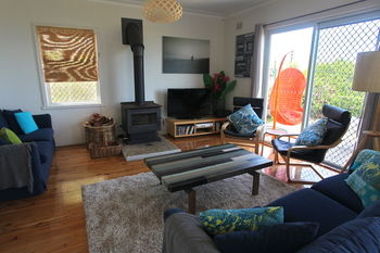 Culburra Beach House - Accommodation in Surfers Paradise 23