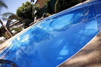 Across Country Motel And Serviced Apartments - Accommodation in Surfers Paradise 0