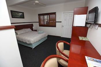 Across Country Motel And Serviced Apartments - Accommodation in Surfers Paradise 7