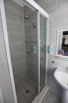 Across Country Motel And Serviced Apartments - Accommodation in Surfers Paradise 13