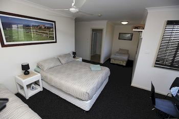 Across Country Motel And Serviced Apartments - Accommodation in Surfers Paradise 14