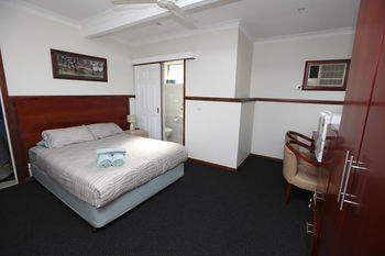 Across Country Motel And Serviced Apartments - Accommodation in Surfers Paradise 15