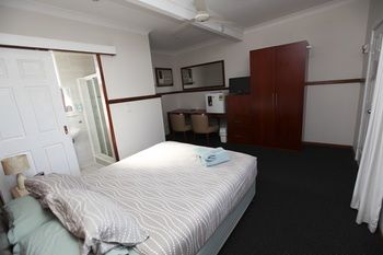 Across Country Motel And Serviced Apartments - Accommodation in Surfers Paradise 18