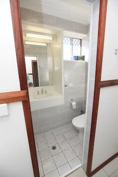 Across Country Motel And Serviced Apartments - Accommodation in Surfers Paradise 22