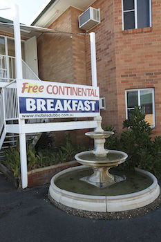 Across Country Motel And Serviced Apartments - Accommodation in Surfers Paradise 23