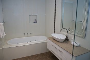 Yarra Glen Racecourse Apartments - Accommodation in Surfers Paradise 11