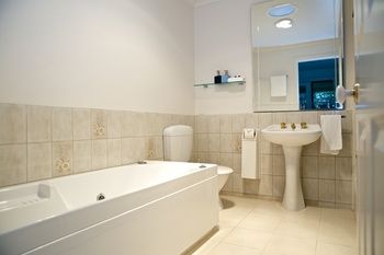 Yarra Glen Racecourse Apartments - Accommodation in Surfers Paradise 16