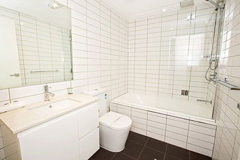 Astina Serviced Apartments - Parkside - Accommodation in Surfers Paradise 1