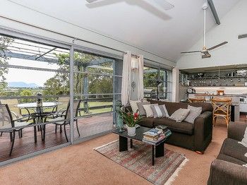 Vineyard Hill - Accommodation in Surfers Paradise 7