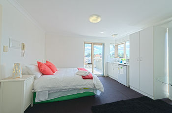 Cityview Studio Accommodation - Accommodation in Surfers Paradise 12