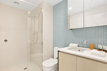 CAMPUS - Accommodation in Surfers Paradise 6