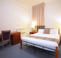 The Hallows Accommodation - Accommodation in Surfers Paradise