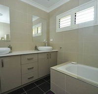 North Ryde 2 Font Furnished Apartment - Accommodation in Surfers Paradise