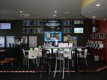 Hotel Beach House Nambour - Accommodation in Surfers Paradise 12