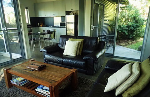 Art House Accommodation - Accommodation in Surfers Paradise 2