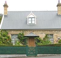 Crescentfield Cottage - Accommodation in Surfers Paradise