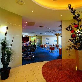 Shoreline Hotel - Accommodation in Surfers Paradise 0
