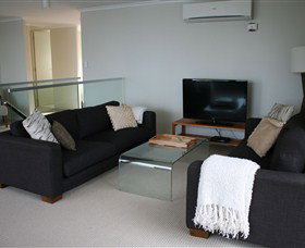 Hidden Bay Holiday Home - Accommodation in Surfers Paradise 1