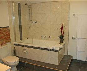 Beach Apartments - Accommodation in Surfers Paradise 5