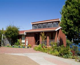 Waterside Accommodation - Derwent Retreat - Accommodation in Surfers Paradise 0