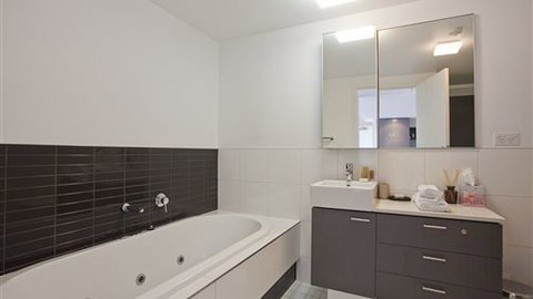 Couples Retreat Lorne Chalet - Accommodation in Surfers Paradise 6