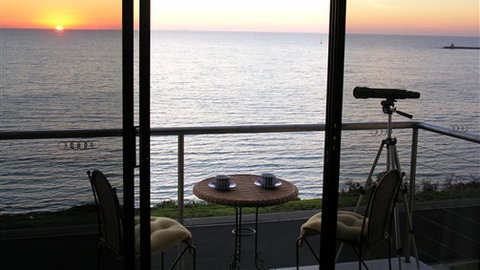 Clifftop Accommodation Portland Victoria - Accommodation in Surfers Paradise 0