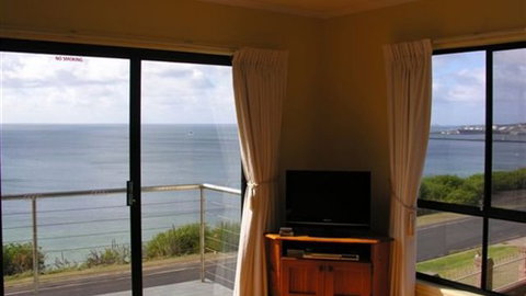 Clifftop Accommodation Portland Victoria - Accommodation in Surfers Paradise 2